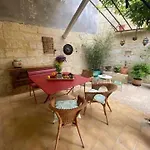 Charmante Maison De Village Avec Patio 10 Minutes A Pied D'arles Fourques (Gard)