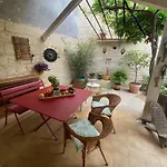 Charmante Maison De Village Avec Patio 10 Minutes A Pied D'arles Prázdninový dům Fourques (Gard)