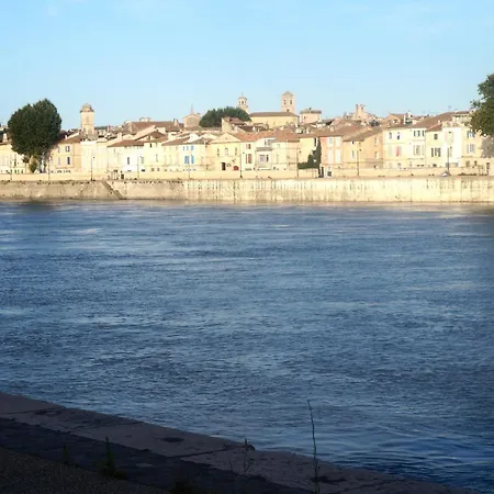 Charmante Maison De Village Avec Patio 10 Minutes A Pied D'arles * Fourques (Gard)