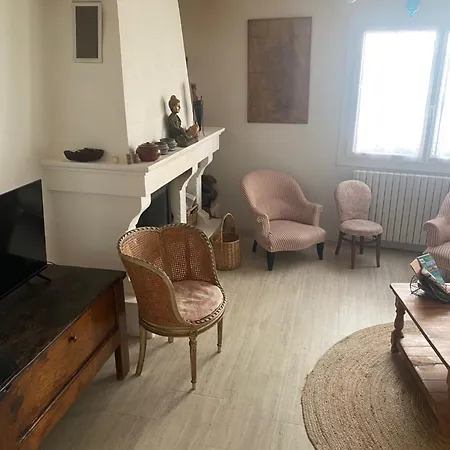 Charmante Maison De Village Avec Patio 10 Minutes A Pied D'arles