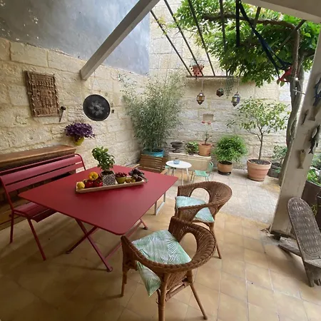 Charmante Maison De Village Avec Patio 10 Minutes A Pied D'arles Nyaraló Fourques