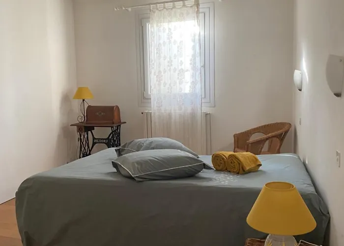 Charmante Maison De Village Avec Patio 10 Minutes A Pied D'arles *