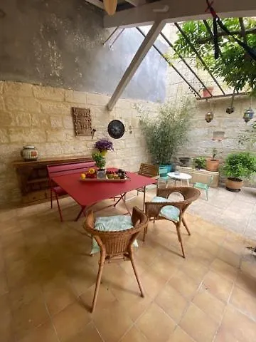 Charmante Maison De Village Avec Patio 10 Minutes A Pied D'arles Fourques (Gard)