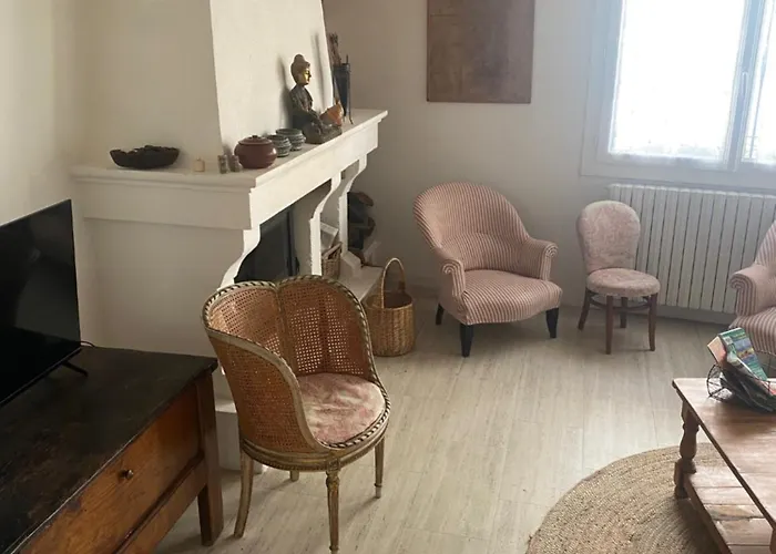 Charmante Maison De Village Avec Patio 10 Minutes A Pied D'arles